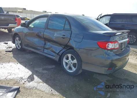 2011 Toyota Corolla S z USA, uszkodzony, nr VIN 2T1BU4EE2BC640759